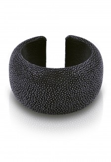Large round bracelet in stingray